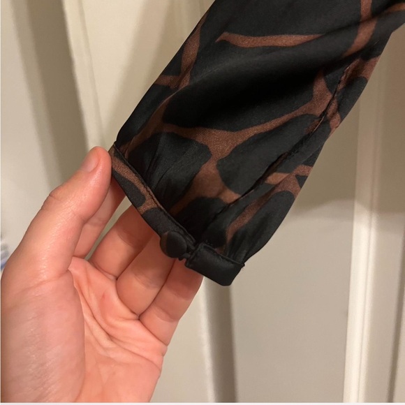 Banana Republic Giraffe Print Blouse - Picture 5 of 8
